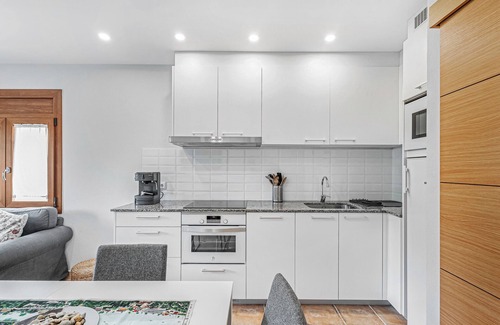Sant Quirze Safaja Apartment | Apartment 'Cal Ton' with Mountain View, Shared Garden and Air Conditioning