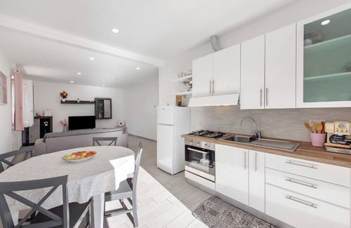 Voltri Apartment | Apartment 'Cà Teodoi' with Sea View, Wi-Fi and Air Conditioning