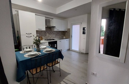 Canneddi Apartment | Apartment 'Calarossa Beach House' with Sea View, Wi-Fi and Air Conditioning