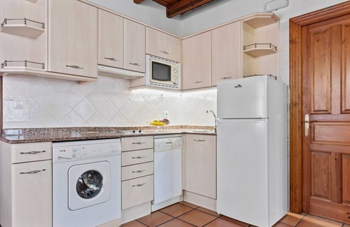 Bustio Apartment | Apartment 'Cantu' with Private Terrace, Balcony and Wi-Fi