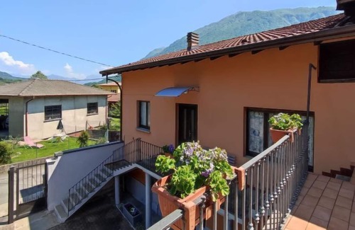 San Pietro Sovera Apartment | Apartment Carla in Carlazzo - 6 persons, 3 bedrooms