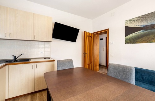 Auronzo di Cadore Apartment | Apartment 'Casa Da Rin Elena' with Mountain View, Private Garden and Wi-Fi