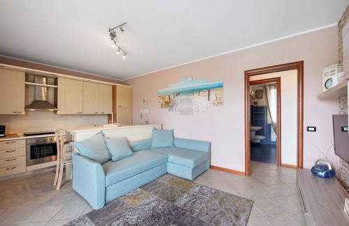 Crociale Apartment | Apartment 'Casa Delle Rondini' with Mountain View, Shared Pool and Wi-Fi