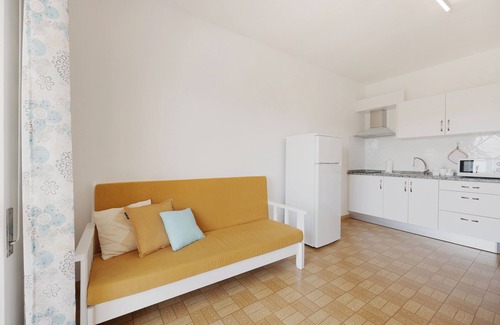 Funchal Apartment | Apartment 'Casa Atlântico nº2' close to the Sea with Shared Pool & Wi-Fi