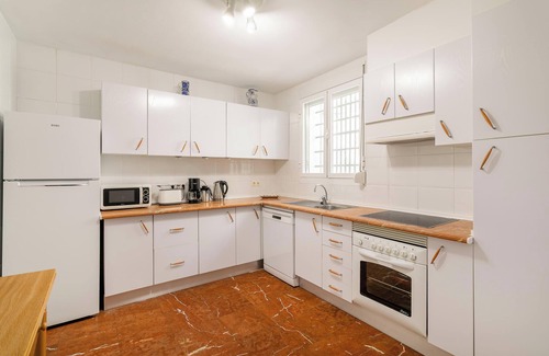 Cala Apartment | Apartment Casa Blanca 2 with Sea View, BBQ, A/C & Wi-Fi