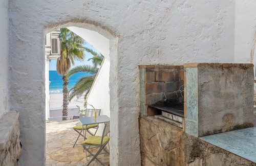 Cala Apartment | Apartment Casa Blanca 2 with Sea View, BBQ, A/C & Wi-Fi