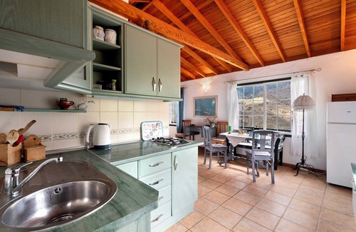 Hermigua Apartment | Apartment 'Casa Claudia' with Sea View, Private Terrace and Wi-Fi