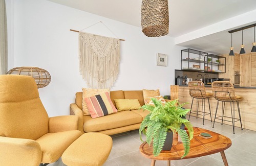 El Morche Apartment | Apartment 'Casa De La Luz' with Sea View, Wi-Fi and Air Conditioning