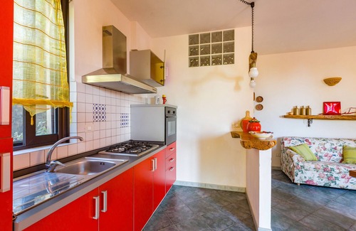 Santo Stefano Apartment | Apartment 'Casa Del Cedro' with Sea View, Private Terrace and Wi-Fi