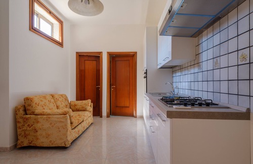 Lecce Apartment | Apartment 'Casa di Robby - Lecce' with Terraces & A/C