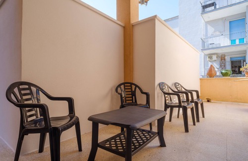 Lecce Apartment | Apartment 'Casa di Robby - Lecce' with Terraces & A/C