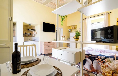 Specchia Apartment | Apartment 'Casa Donna Sofia' with Private Terrace, Wi-Fi and Air Conditioning
