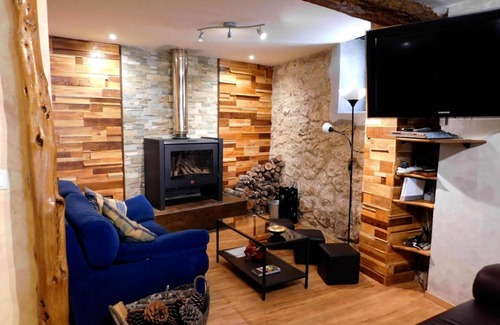 Tubilla del Lago House | Apartment 'Casa Rural 1904' with Wi-Fi