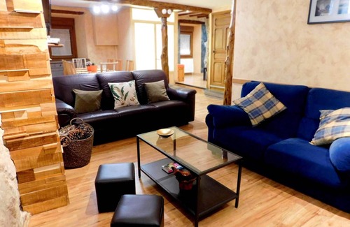 Tubilla del Lago House | Apartment 'Casa Rural 1904' with Wi-Fi