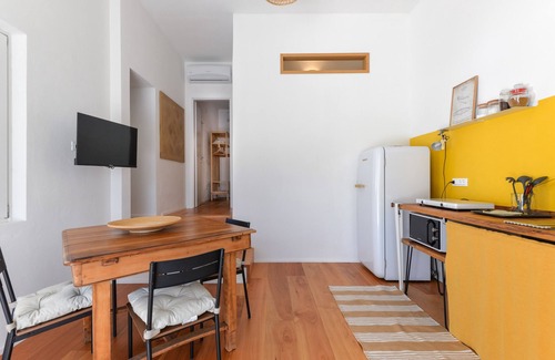 Seccheto Apartment | Apartment 'Casa Magnolia' with Garden and Wi-Fi