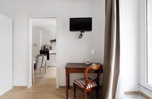 Sarzana Apartment | Apartment 'Casa Marisa' with Private Garden, Wi-Fi and Air Conditioning