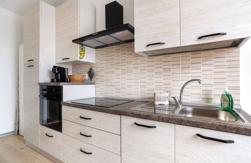 Sarzana Apartment | Apartment 'Casa Marisa' with Private Garden, Wi-Fi and Air Conditioning
