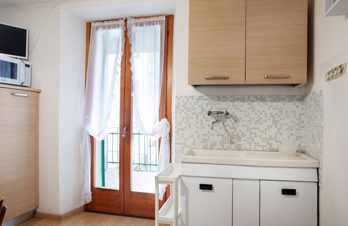 Lanzada Apartment | Apartment "Casa Miky" with Mountain View, Private Terrace & Wi-Fi