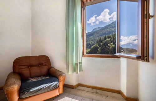 Sella Giudicarie Apartment | Apartment 'Casa Nel Borgo' with Mountain View and Shared Garden