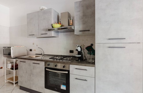 Oristano House | Apartment 'Casa Sophie' with Private Garden, Wi-Fi and Air Conditioning