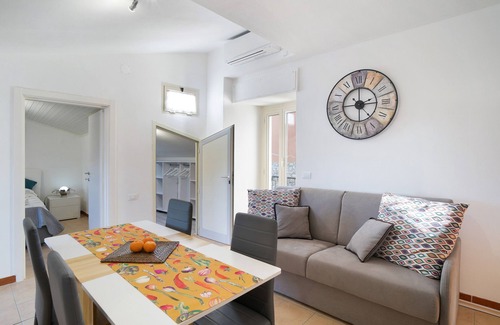 Strada Nazionale Sud Apartment | Apartment 'Casa Tra Gli Ulivi' with Mountain View, Wi-Fi and Air Conditioning
