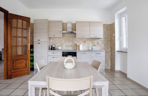Dogliani Apartment | Apartment 'Casa Vacanze Nada' with Private Terrace, Wi-Fi and Air Conditioning