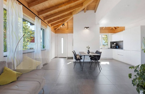 Moos Apartment | Apartment 'Casa Verde - Moos' with Private Terrace, Shared Garden and Wi-Fi