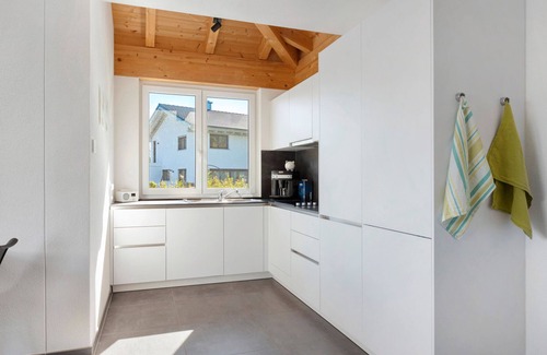 Moos Apartment | Apartment 'Casa Verde - Moos' with Private Terrace, Shared Garden and Wi-Fi
