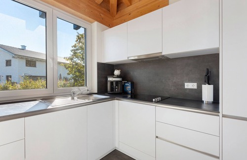 Moos Apartment | Apartment 'Casa Verde - Moos' with Private Terrace, Shared Garden and Wi-Fi