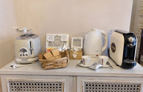 Boragni Apartment | Apartment "Casa Virginia - Corbezzolo" with Shared Pool & Wi-Fi