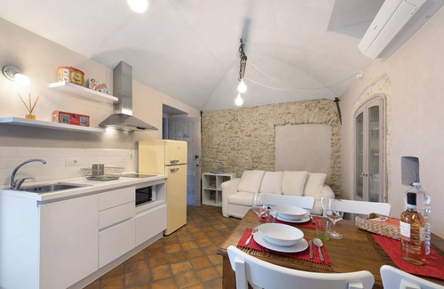 Boragni Apartment | Apartment "Casa Virginia - Corbezzolo" with Shared Pool & Wi-Fi