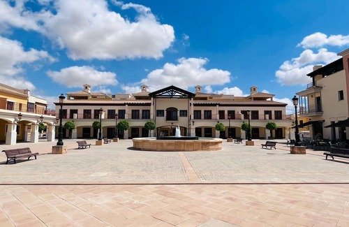Hacienda del Alamo Apartment | Apartment CasaDeLuxe Pueblo Espanol with Shared Pool & Wi-Fi