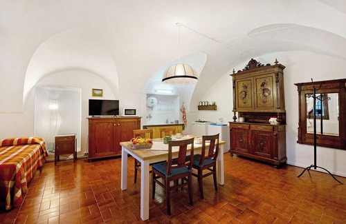 Saint Maurice Apartment | Apartment 'Cascina Des Religieuses - Cheminée' with Mountain Viewi