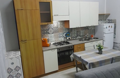 Alcamo Historic Center Apartment | Apartment 'Centro Di Alcamo' with Balcony, Wi-Fi and Air Conditioning