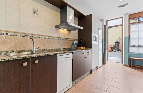 Rinlo Apartment | Apartment 'Cetareas 2 - Duplex' with Private Garden and Wi-Fi