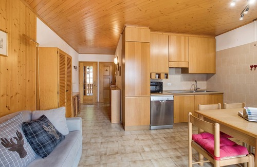 Bormio Ski Chalet | Apartment 'Chalet Holly' with Mountain View, Shared Garden and Wi-Fi