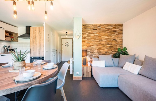 Albiez-Montrond Apartment | Apartment 'Charmant Duplex Au Pied Des Pistes' with Mountain View, Balcony and Wi-Fi