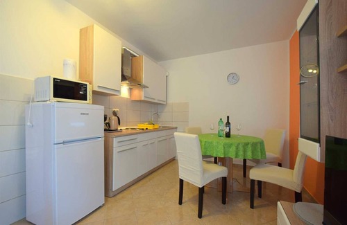 Gabonjin Apartment | Apartment Cindrić 1 on the first floor