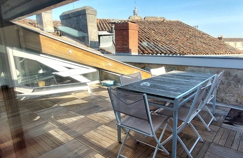 Bordeaux Golden Triangle Apartment | Apartment-City-Ensuite with Shower-Terrace