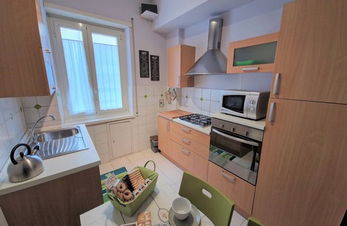 Monte Sacro Apartment | Apartment 'Claudia - Valpo39' with Balcony, Wi-Fi and Air Conditioning