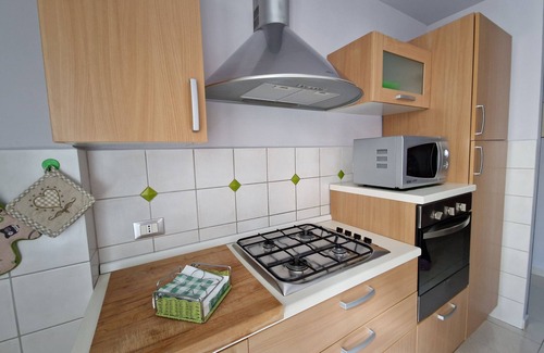 Monte Sacro Apartment | Apartment 'Claudia - Valpo39' with Balcony, Wi-Fi and Air Conditioning