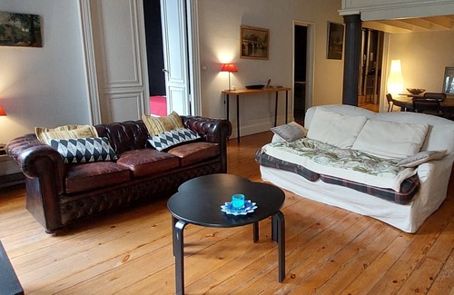 Bordeaux City Centre Apartment | Apartment-Clemenceau-Ensuite with Bath-Street View