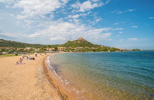 La Conia Apartment | Apartment close to the Beach with Sea View, Terrace & Garden