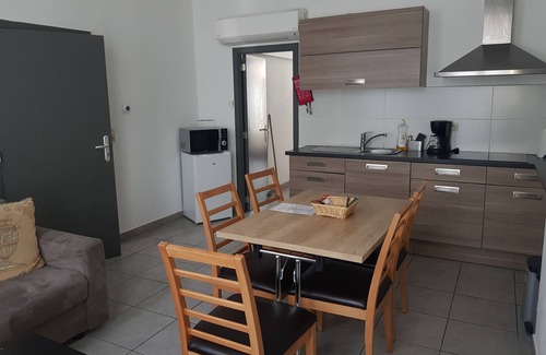 Bon-Secours Apartment | Apartment close to the Basilica of Bon Secours