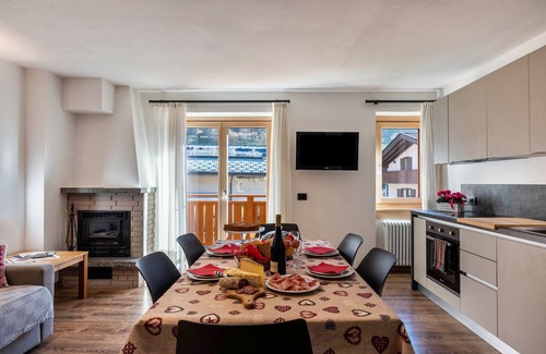 Pinzolo Apartment | Apartment 'Condominio Lucia 7' with Mountain View, Garden & Wi-Fi