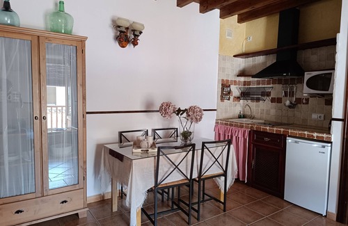 Consuegra Apartment | Apartment 'Corredor' with Shared Terrace, Wi-Fi and Air Conditioning