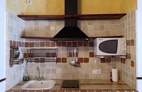 Consuegra Apartment | Apartment 'Corredor' with Shared Terrace, Wi-Fi and Air Conditioning