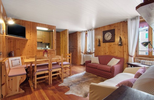Campodolcino Apartment | Apartment 'Corti Garden' with Mountain View, Private Garden and Wi-Fi