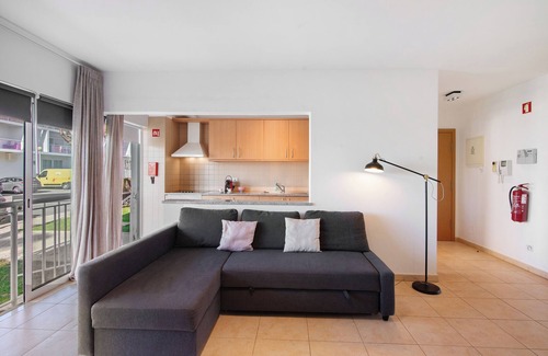 Conceicao e Cabanas de Tavira Apartment | Apartment 'Costa Cabanas 54' with Shared Pool, Shared Garden and Air Conditioning
