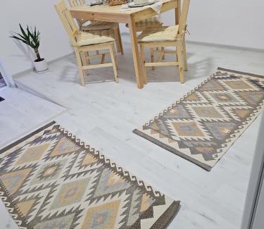 Arad Apartment | Apartment cu bun gust, parcare publica fără plata, Self Non Stop check in, zona linistita